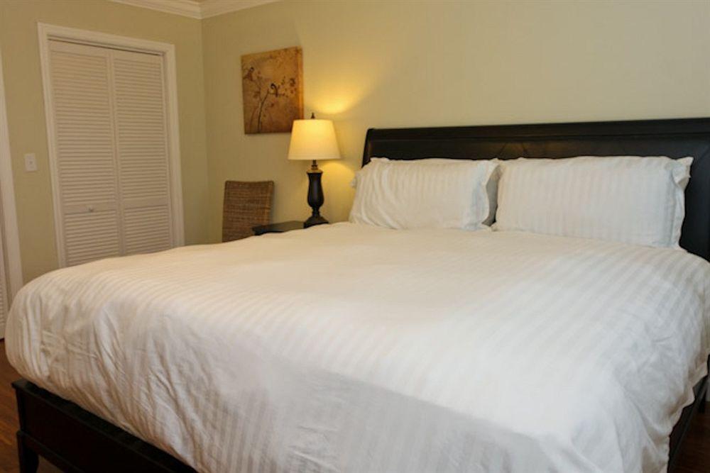 Dolphin Cove (Adults Only) Vila Freeport Exterior foto
