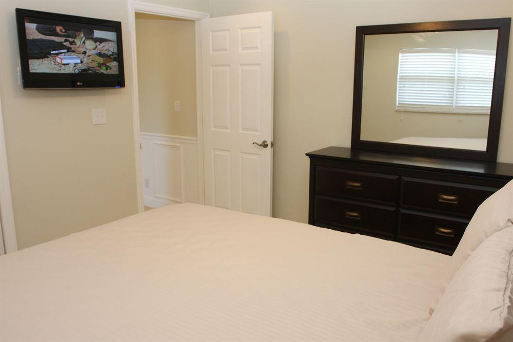 Dolphin Cove (Adults Only) Vila Freeport Exterior foto